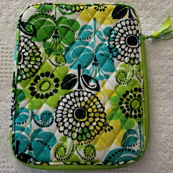 Vera Bradley I pad case - Picture 3 of 3